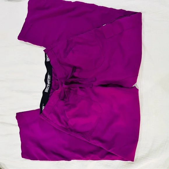 Grey's Anatomy Magenta Scrubs Set - Picture 9 of 9